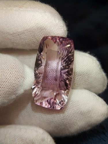 Long shaped Ametrine gemstone - faceted natural Trystine quartz 37.20 CTS - Picture 7 of 10