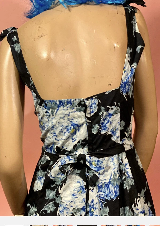 True Vtg. 1950’s Rockabilly Dress Black w/Blue Cabbage Roses Floral GORGEOUS! - Image 3 of 4