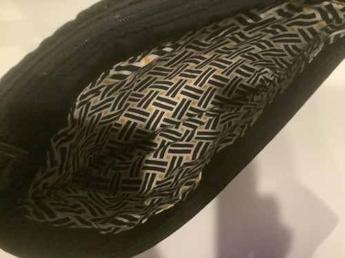 Gently Used ~Vera Bradley Classic Black Quilted Flap Bag Purse - Picture 10 of 11