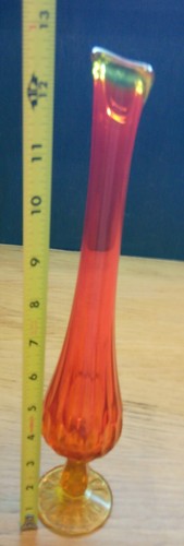 1970s Fenton Swung Glass Bud Vase Amberina Color Vintage ~ 12 1/2" - Picture 11 of 13