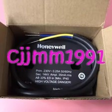 1PC NEW honeywell ZT930 Ignition transformer P