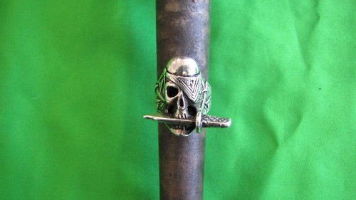 Handmade Coin Silver Pirate Skull with Dagger Ring Size 7 - 第 2/12 張圖片