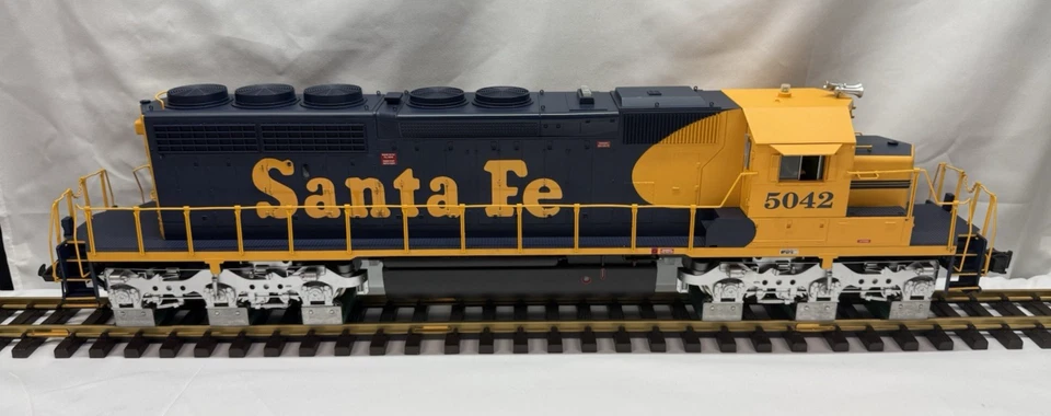 USA Trains R22301 SD40-2 Diesel Locomotive Santa Fe #5042 Phoenix Sound G Scale - Image 1 of 4