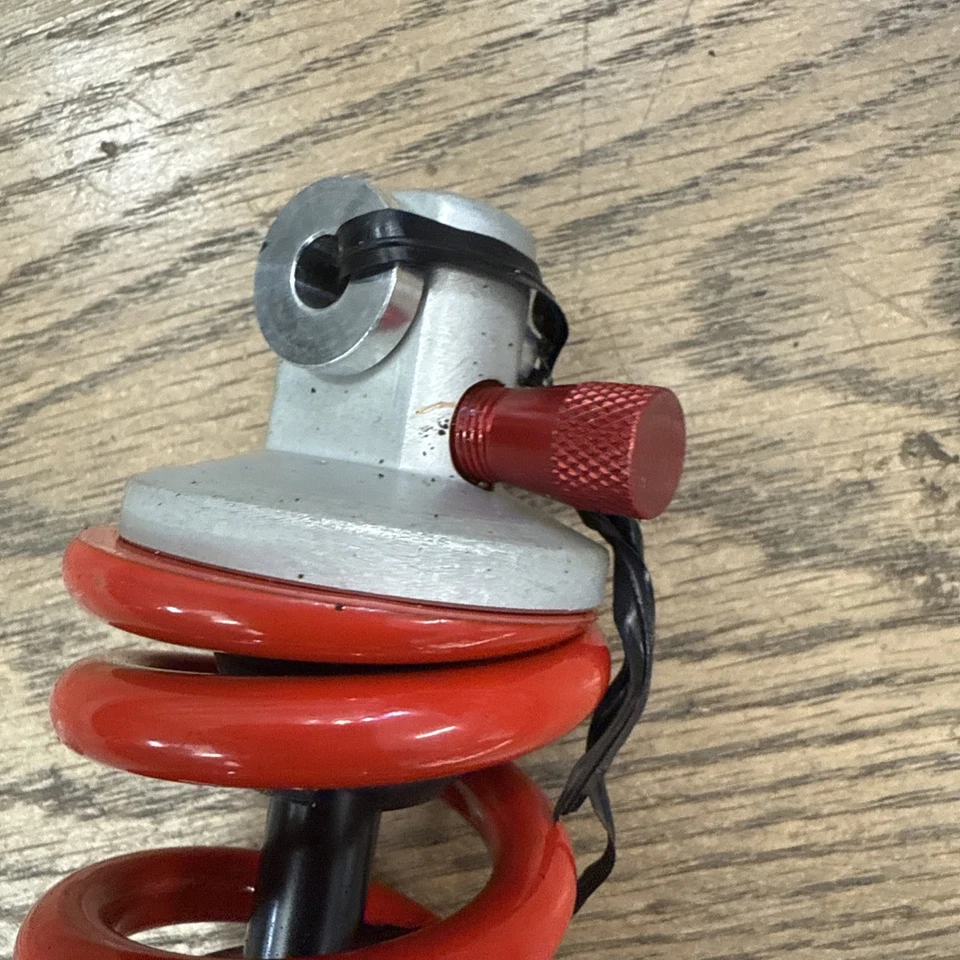 Amortiguador de bobina trasero Rock Shox Deluxe 6,5" 600x1,5 NOS Foto 4 de 4