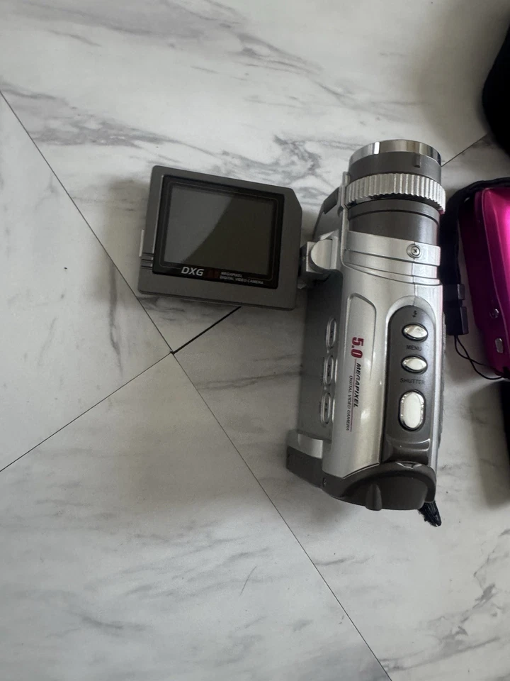 Lot Of Digital Camera/Canon A510, DXG-572V Nikon & Vivitar - Image 3 of 4