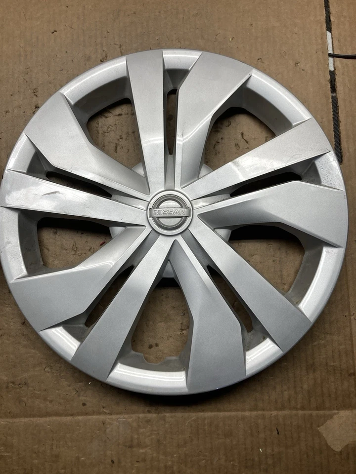 Tapacubos cubierta rueda Nissan Versa 16 pulgadas OEM 2020-2024 40315 5EF0B #E4 Foto 3 de 4
