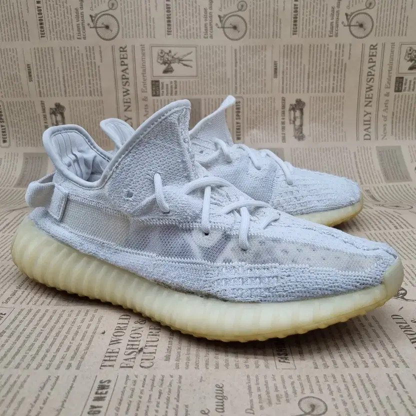 Adidas Yeezy Boost 350 Men’s Sneakers, Size 275 thumbnail 2