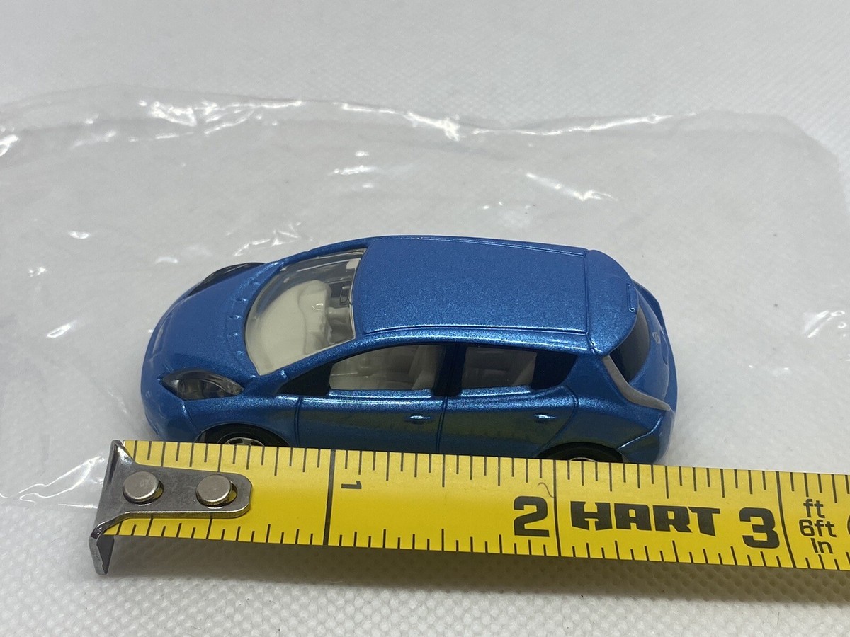 トミカ Nissan LEAF スケール1/68 TOMICA NISSAN MOTOR CO. LTD LEAF 1/68 TOMY DIECAST CAR NEW