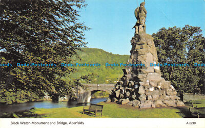 R133377 schwarze Uhr Denkmal und Brücke. Aberfeldy. Dennis