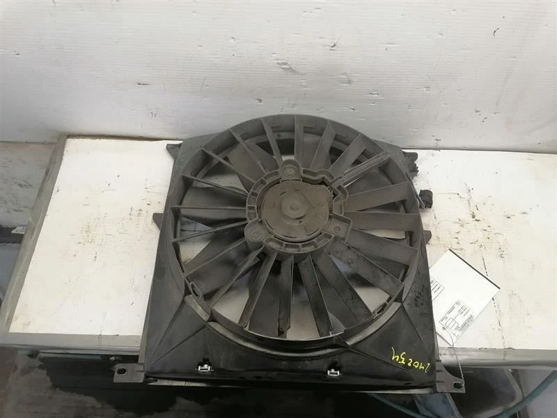 Conjunto de ventilador del motor del ventilador del radiador detrás del condensador se adapta a 96-00 BMW Z3 1405237 Foto 2 de 4