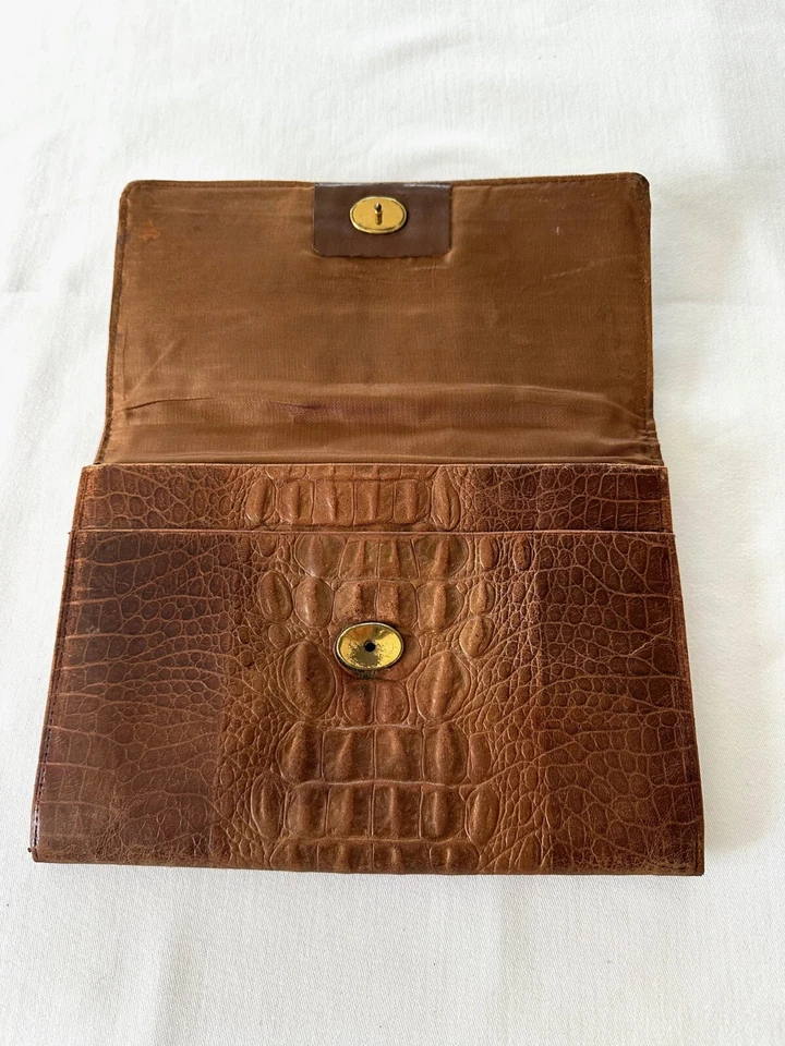 Kleine Krokodil-Unterarmtasche, Vintage, 1950er Jahre, braun, sehr flach - Bild 3 von 4
