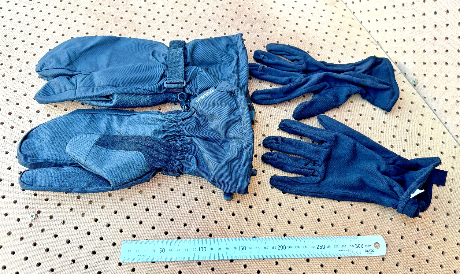 HiPORA Cold Weather Mittens / Gloves with Inner Inserts, SIZE M (9) Surplus