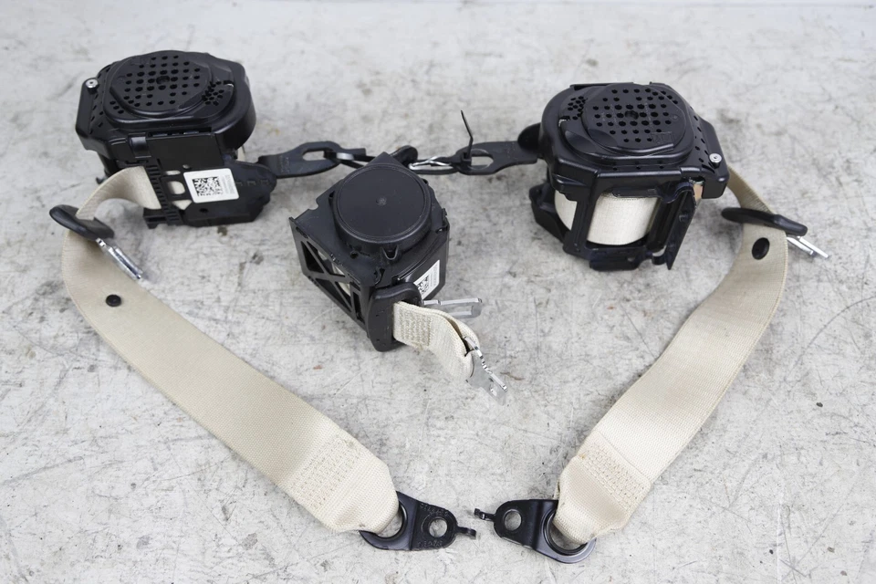 17-20 BMW 540i G30 Trasero Izquierdo Centro Derecho Cinturón Retractor Canberra Beige 44K Foto 2 de 4