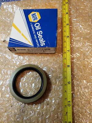 NAPA 67068 Oil Seal Nok Seal Inside! F+S!