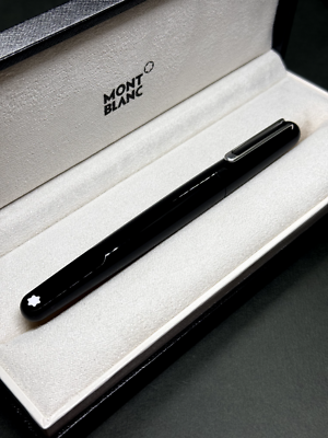 MONTBLANC M Black 117148 Design by Marc Newson Magnet Cap-System