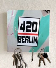 Brelok drewniana magnetyczna listwa kluczy uchwyt na klucze, berlin streeart