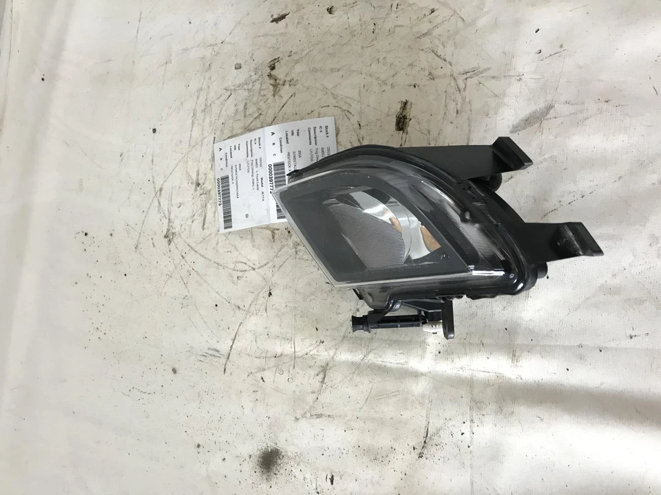 Luz de conducción usada se adapta a: Volkswagen Jetta SE 2016 L. Grado A Foto 4 de 4