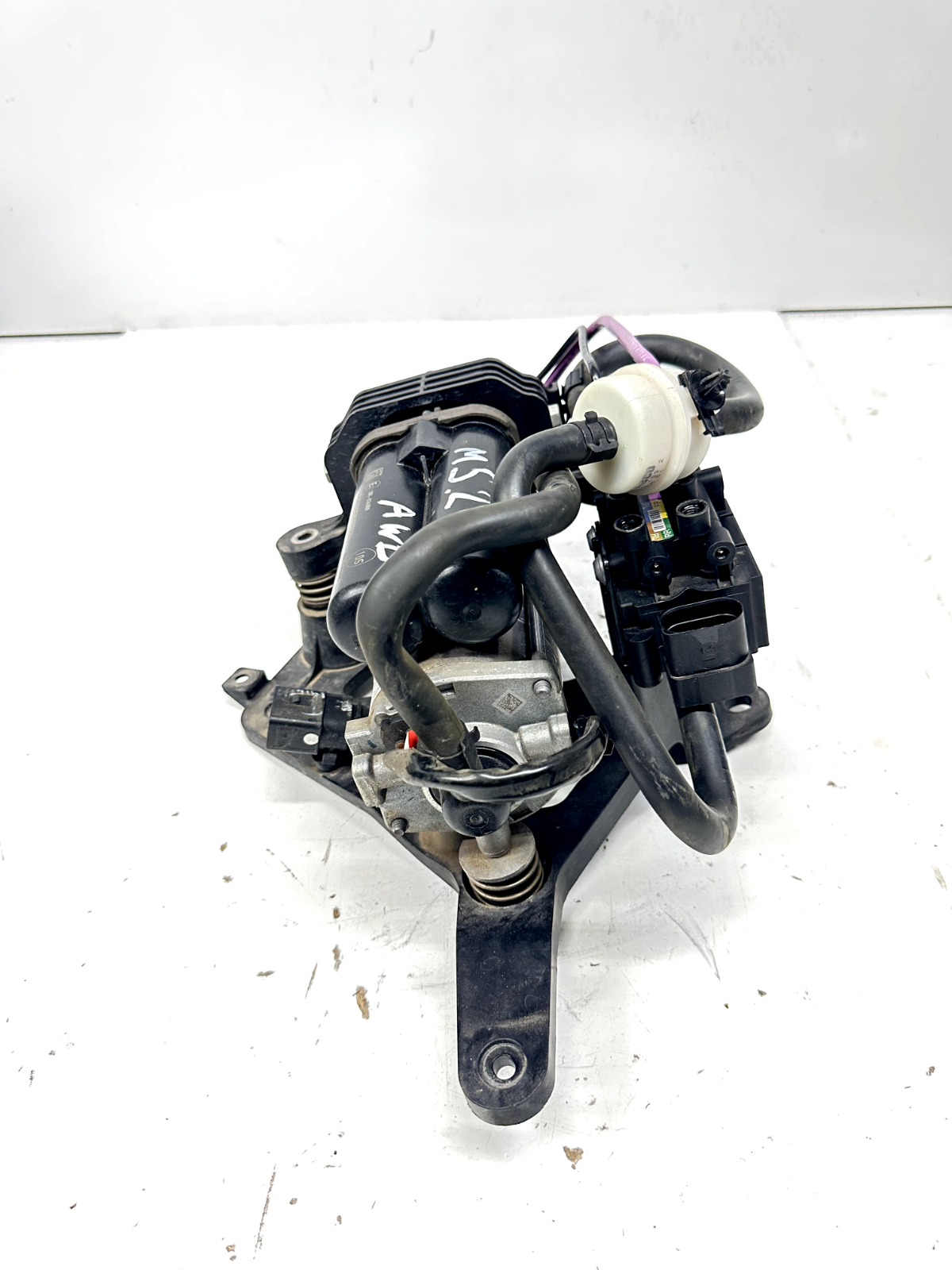 20162020 Tesla Model S Air Suspension Compressor Pipe Line Intake