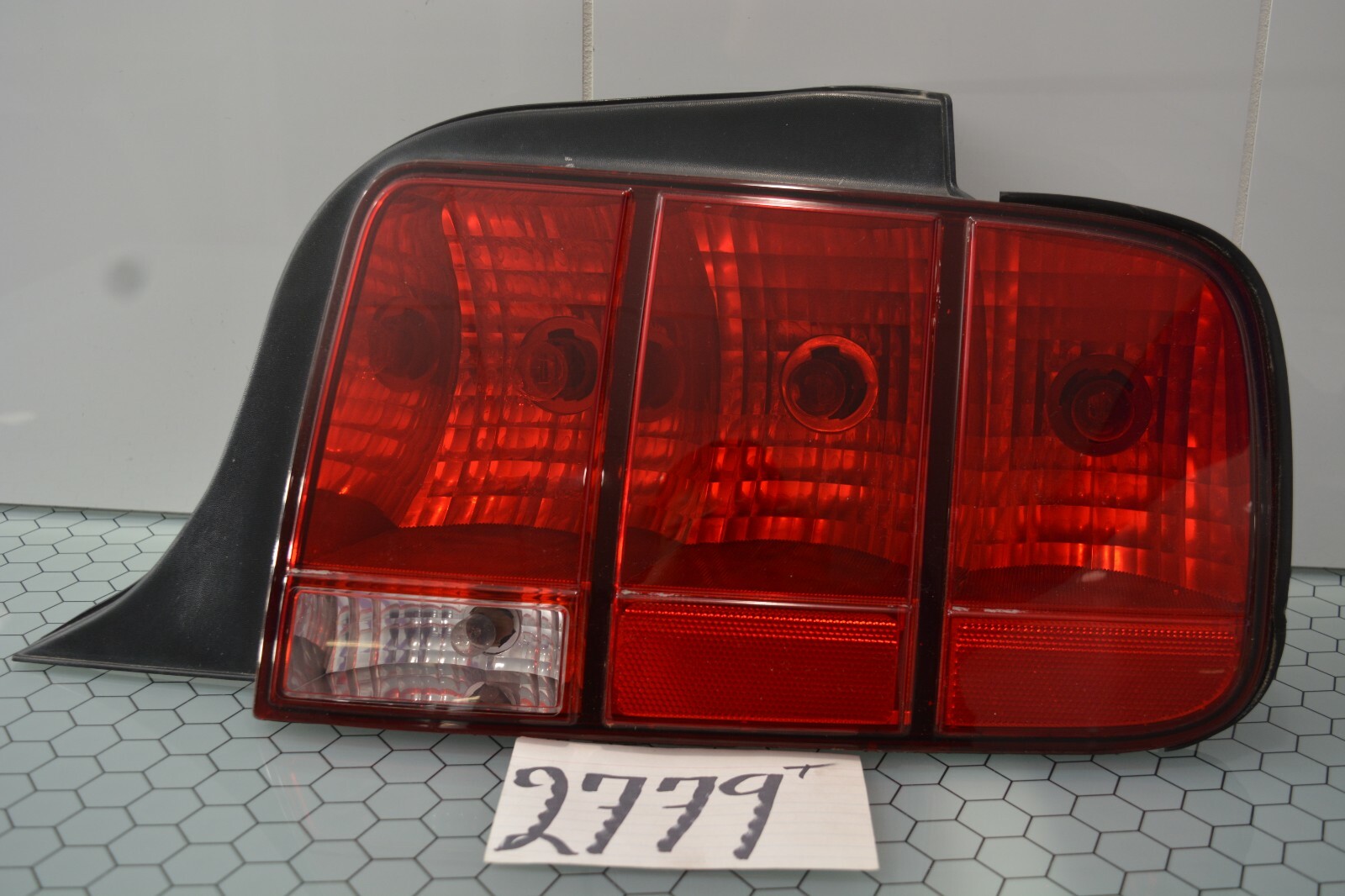 05 06 07 08 09 Ford Mustang PASSENGER Side Tail Light Used Rear Lamp #2779-T 