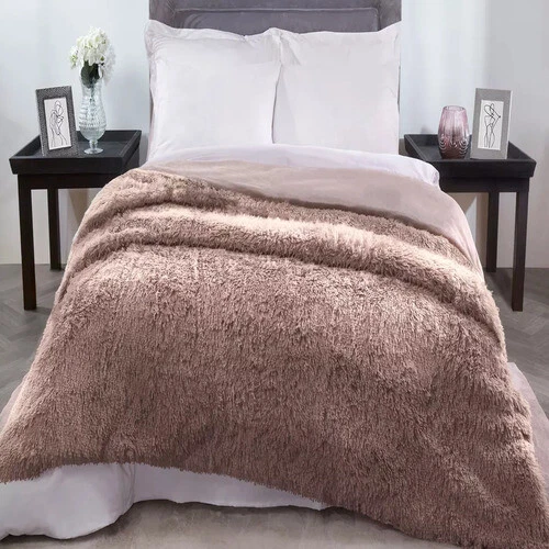 Plaid ou couvre-lit fausse fourrure,Déco Douceur , plusieurs coloris disponibles - Photo 3/4