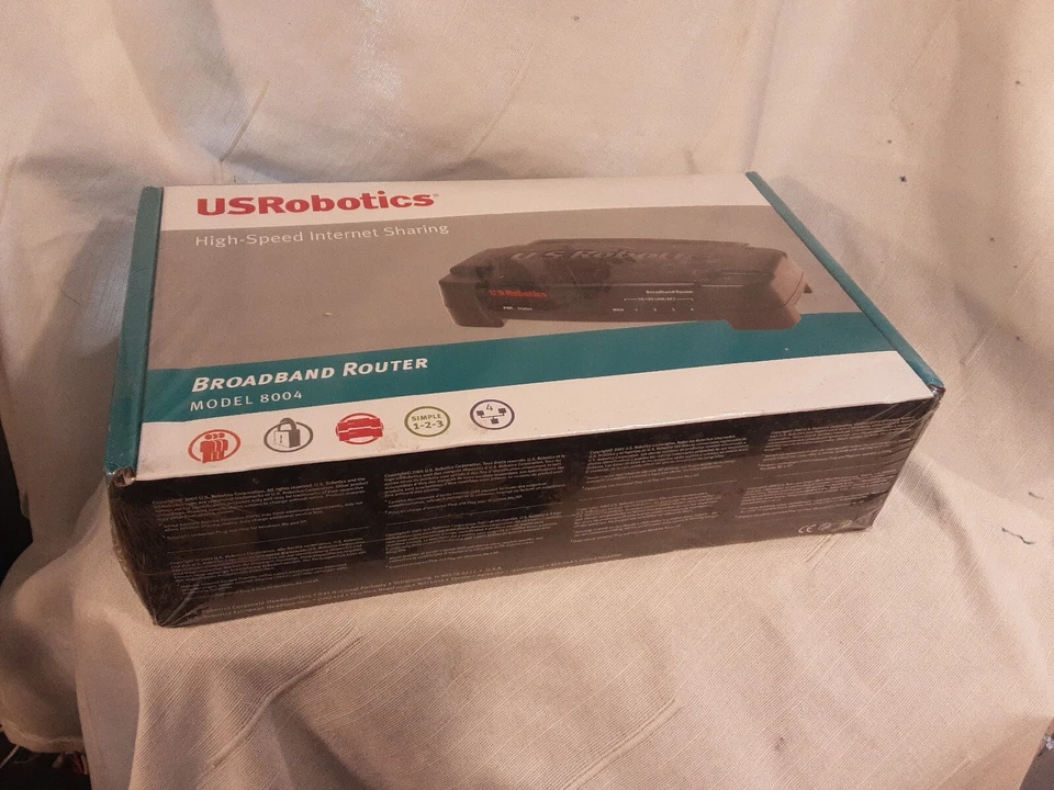 US Robotics High Speed Internet Sharing Broadband Router Model 8004.ref:CD_18 - Image 2 of 4