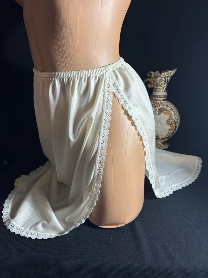 DE COLECCIÓN SATINADO SEDOSO OJAL ANCHO ENAGUA MEDIO DESLIZAMIENTO SISSY TAP SLIP M Foto 4 de 4