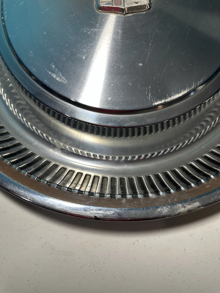 1974–76 Cadillac Fleetwood DeVille Seville 15" OEM Hubcap Wheel Cover – GM — 第 2/4 张图片