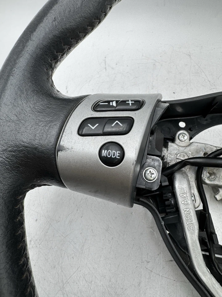 2005 - 10 SCION TC VOLANTE DIANTEIRO ESQUERDO DO MOTORISTA COM CONTROLES DE RÁDIO - Imagem 4 de 4