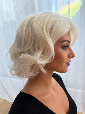 Perücke Weiße Bob Kunsthaarperücke mit Pony Party Cosplay Feminin Voluminös Wig
