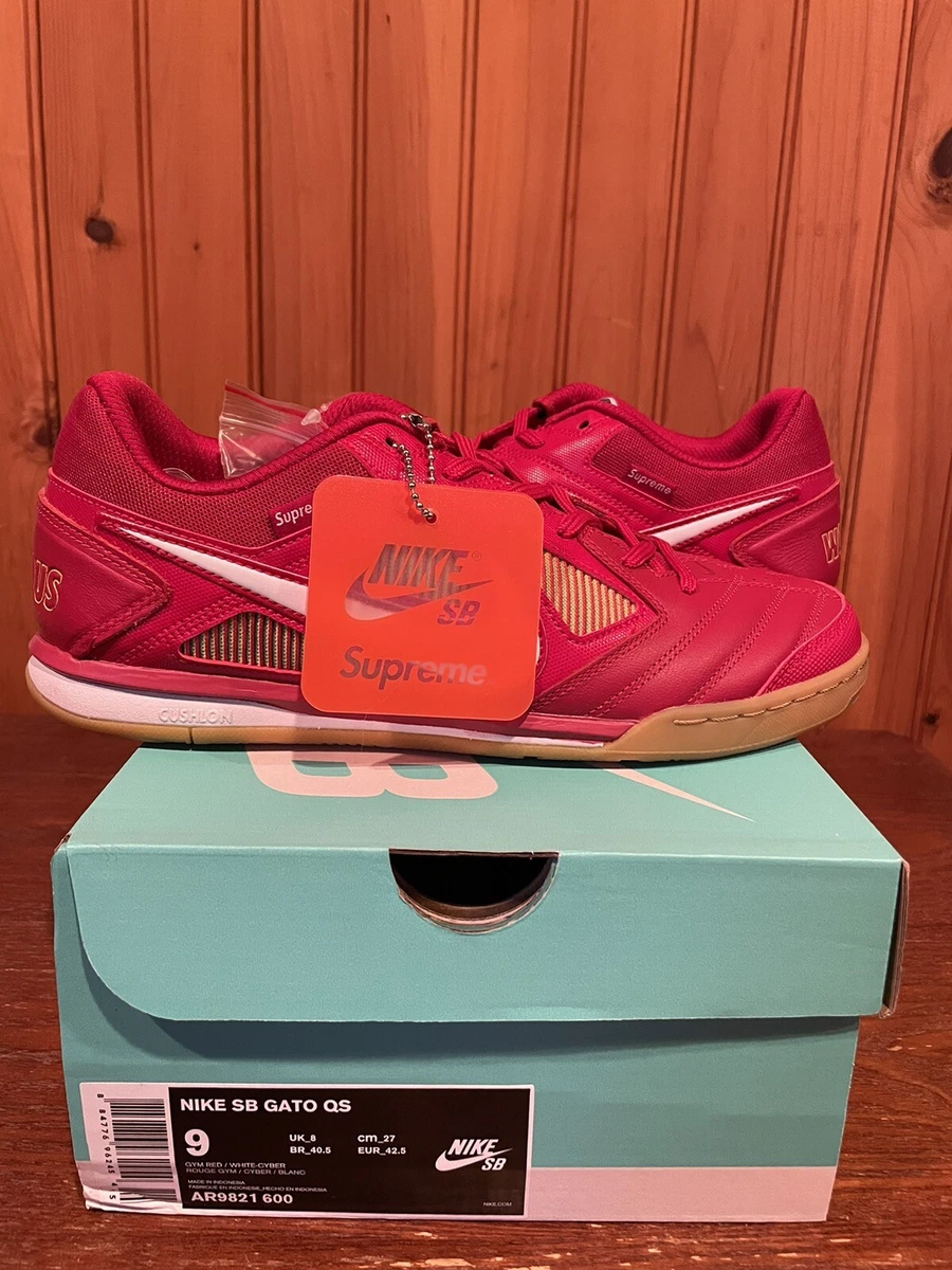 Nike store supreme gato