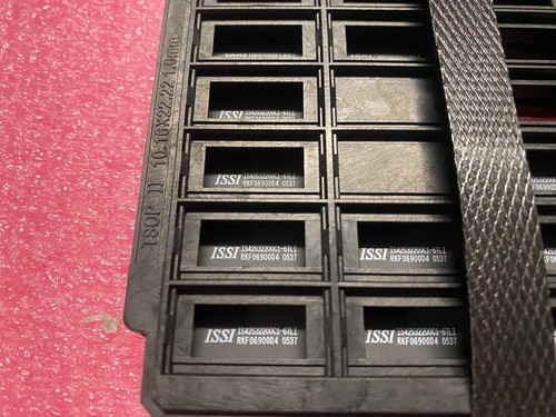 Vintage & New ISSI, Synchronous DRAM 2MX32 CMOS IS42S32200B-6T; -7T; C1-6T - Picture 11 of 12