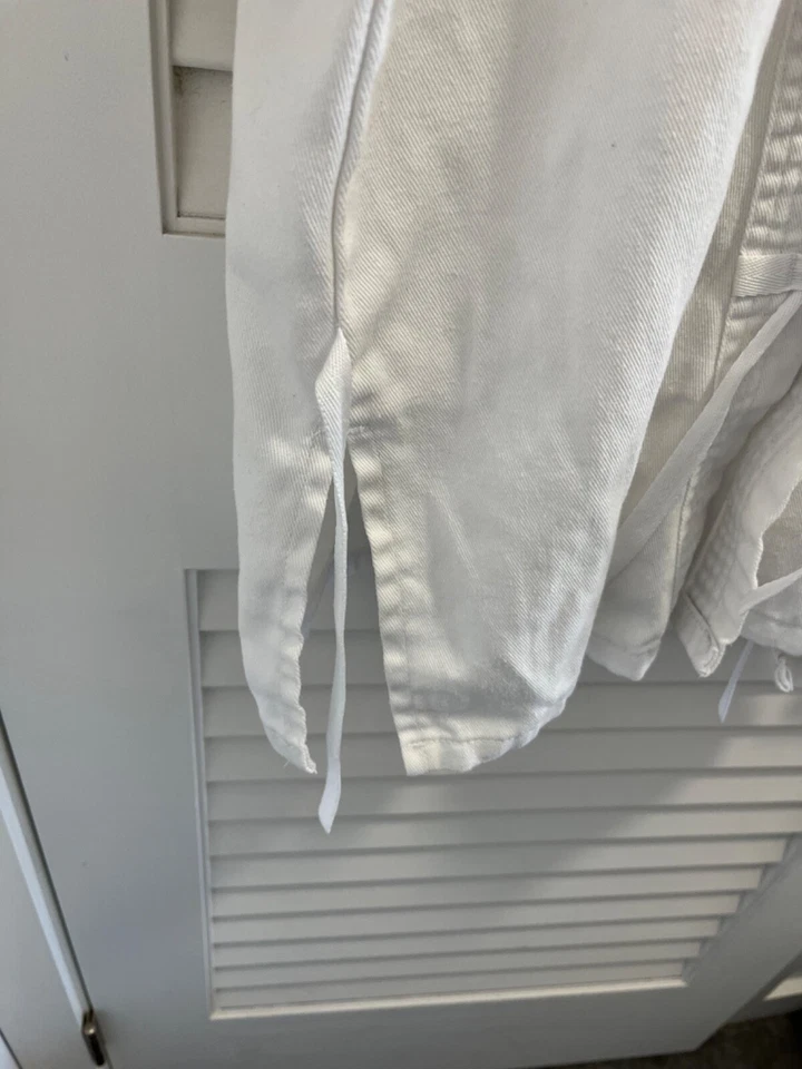 Uwagi Kids Size 4 White, Karate & MMA - Image 3 of 4