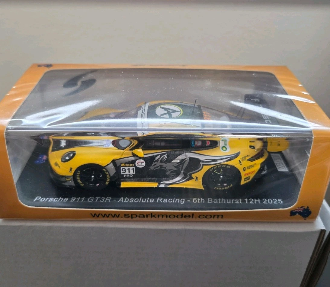 Spark 1/43 Porsche 911 GT Carrera RS N°7 - Vainqueur 24H Nurburgring 1993 - Occasion