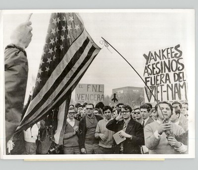 Students with USA FLAG Vietnam War Protest MADRID Spain Vintage 1967 Press Photo