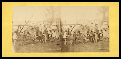 Tirage Stéréo Vintage 'Enfants Jouant Au Saute-mouton' Circa 1880 - Format 8,5x17 Cm, Original D'époque