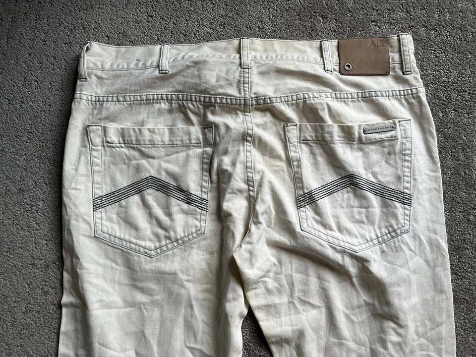 Pantalones de mezclilla Armani Exchange para hombre blanco roto algodón desgastado pierna recta talla 36S Foto 2 de 4
