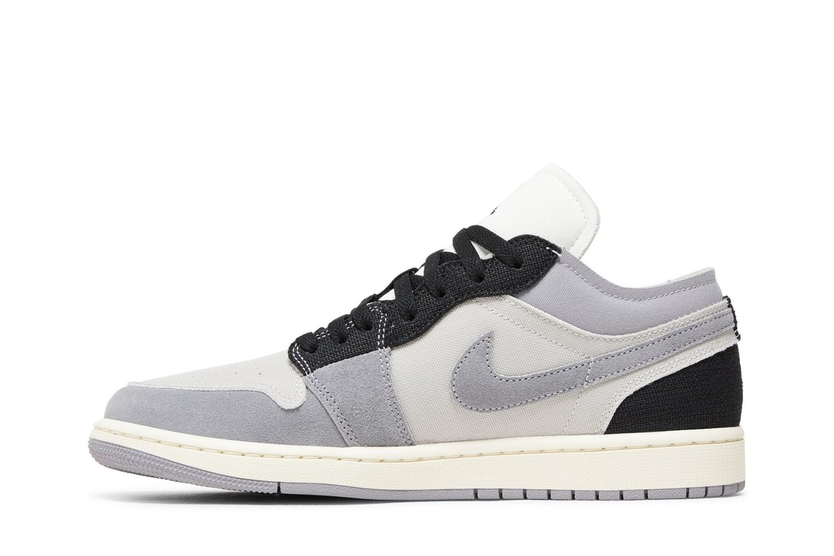 ★NIKE★大人気!!★AIR JORDAN 1 LOW SE CRAFT★追跡可 人気定番の Jordan Air 1 ID Nike Shoes. Kids' Older Craft SE