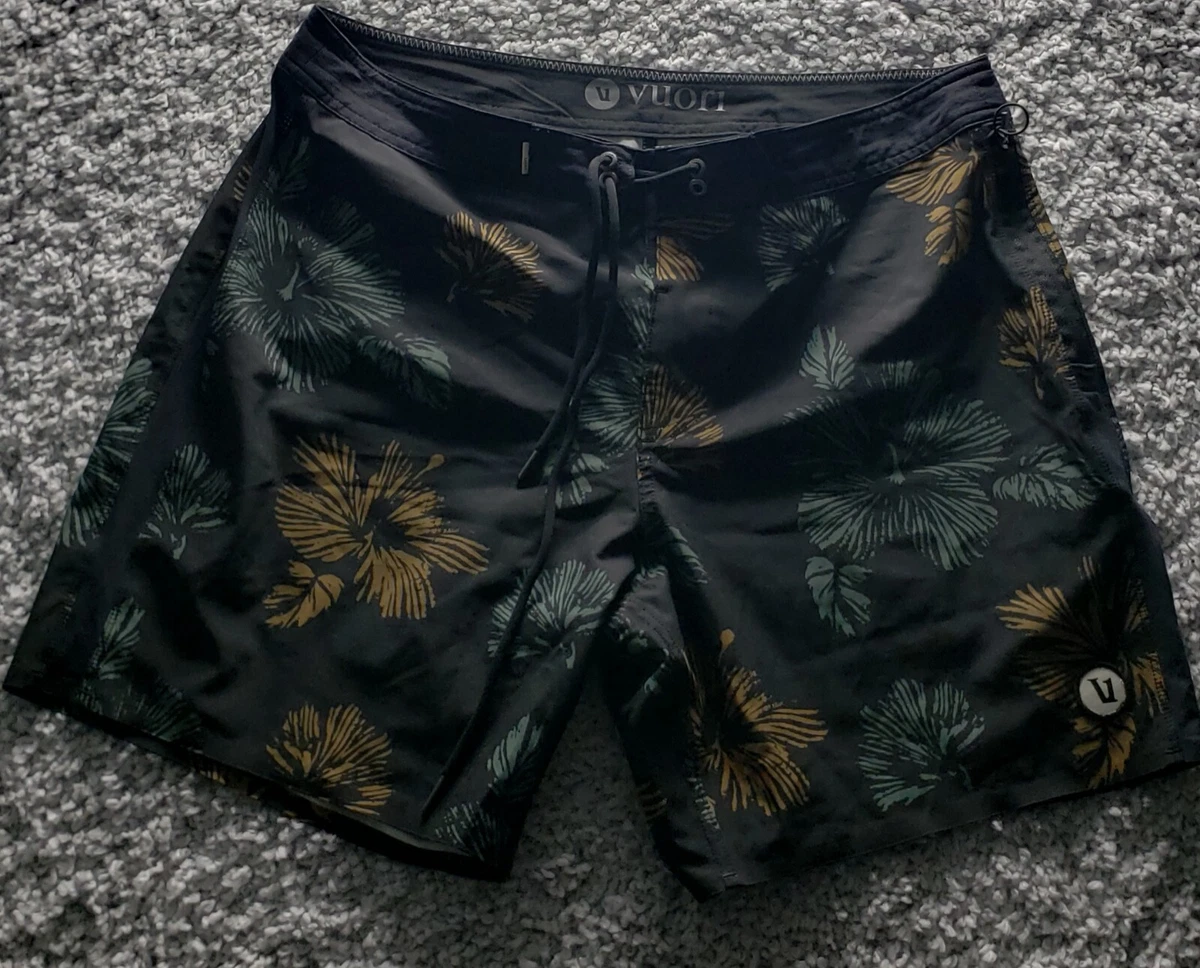 Vuori Shorts Mens 36 Floral Black Green Board 7
