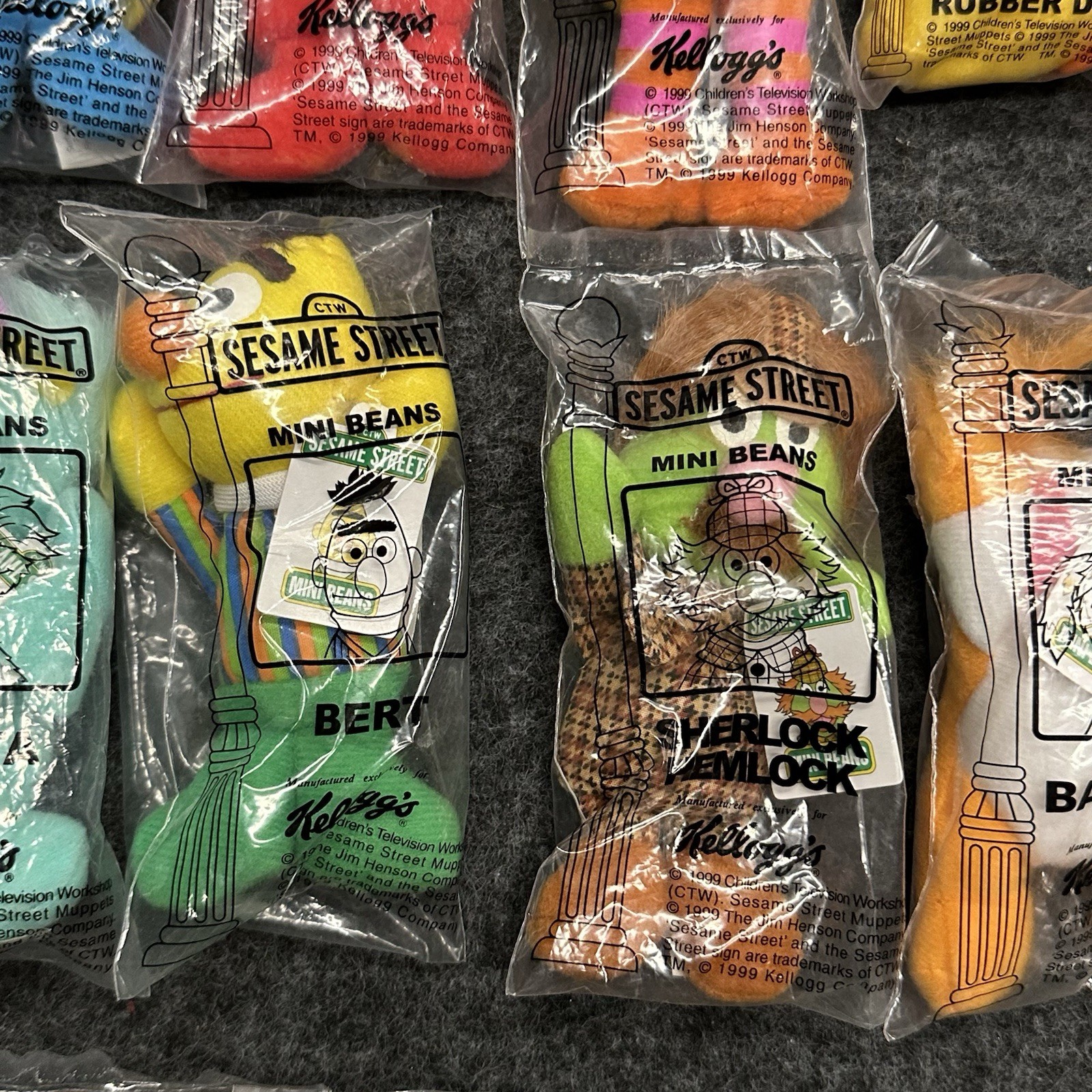 The Sesame Street Mini Beans 4" Kellogg's ALL 17 NEW IN PACKAGE!!