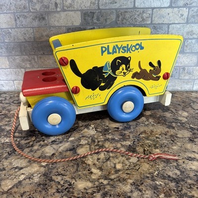 Vintage Playskool Wooden Take Apart Toy Truck W/Cat & Dog Clicks When Pulled