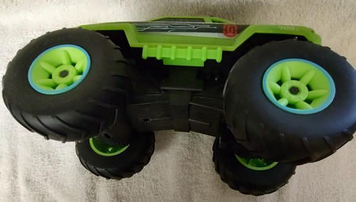 Maxx Action 12" Motorized 'Lights & Sounds' Off-Road Monster Truck - Green - Picture 2 of 5