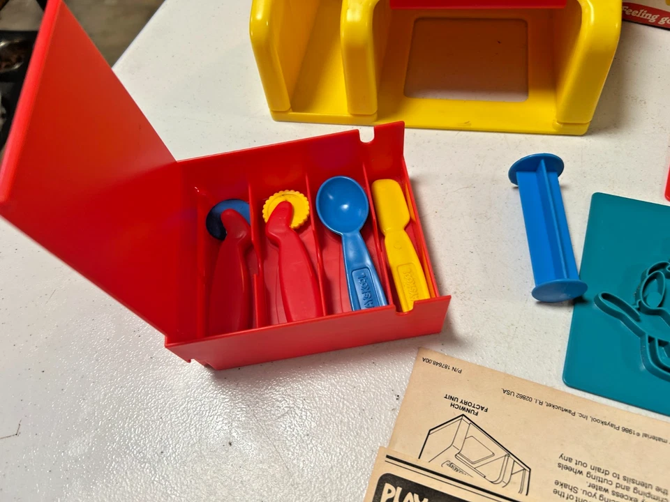 Máquina divertida de sándwich Disney Playskool Funwich Factory 1986 vintage Foto 3 de 4