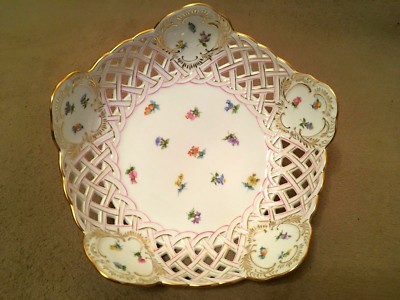 HEREND PORCELAIN HANDPAINTED MILLE FLEURS OPEN WORK BASKET 7415/MF