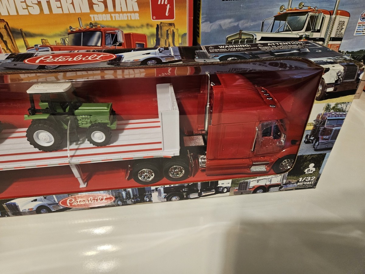 1/32 Scale Diecast Replica By NewRay Peterbilt Model 387 With Flat