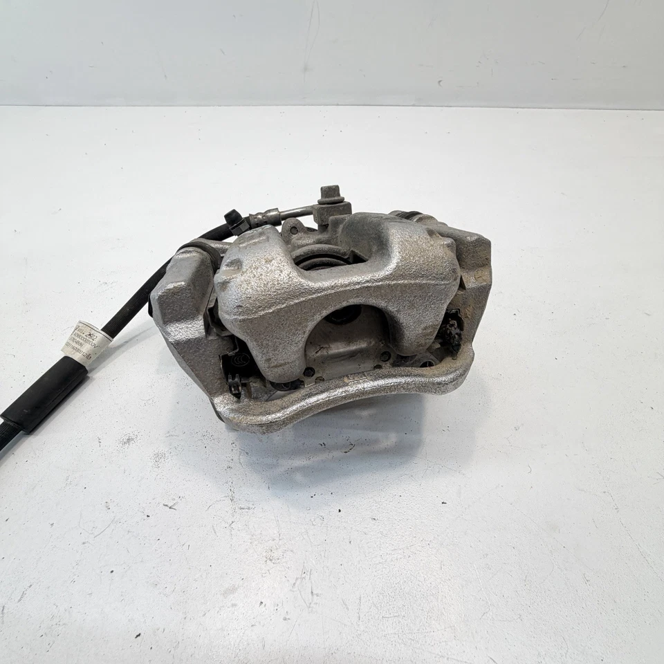 Chevrolet Malibu 2016-2025 tracción delantera trasera derecha ABS disco pinza de freno OEM Foto 2 de 4