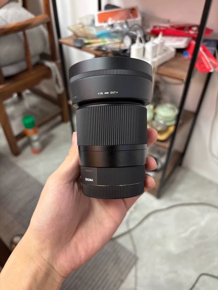 Sigma 30mm f/1.4 Contemporary DC DN Prime Lens for Sony E Cameras - 95% New - Image 4 of 4
