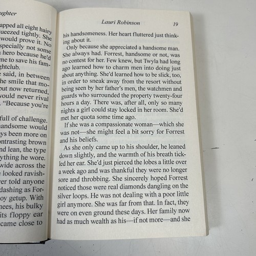 The Rebel Daughter by Lauri Robinson LARGE PRINT (Hardcover, 2016) Ex Library - Picture 9 of 9