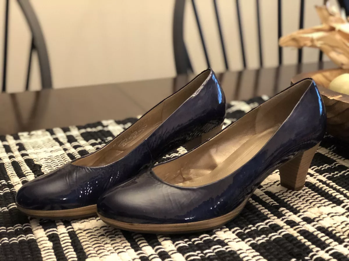 Navy blue patent court top shoes