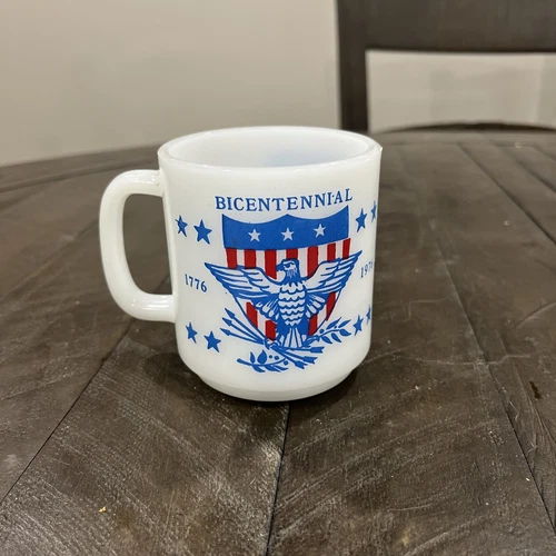 Vintage Milk Glass Bicentennial Coffee Mug USA 1776 1976 Glasbake Americana