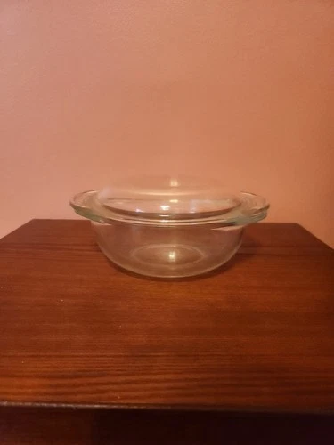 Vintage Pyrex #022 Clear Glass 1 Quart  with Lid